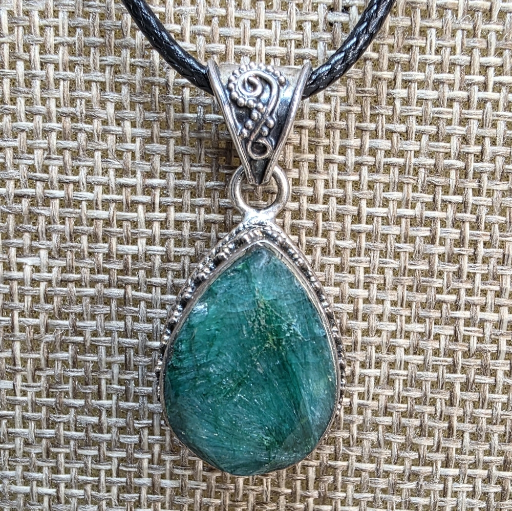 Emerald Gemstone Solid 925 Sterling Silver Pendant - image 1